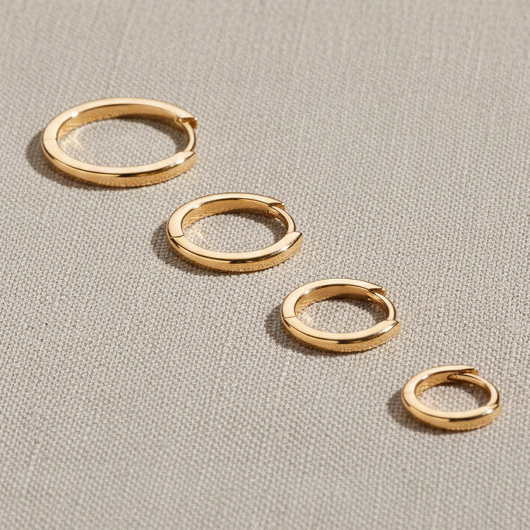 Single Huggie (10mm)